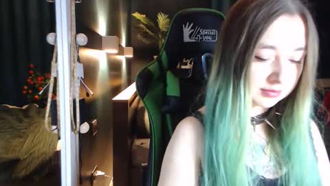 Hentaishiing online show from November 30, 2025, 4:11 pm