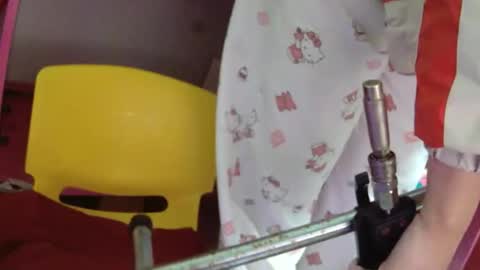 Snapshot of hera_supi chatting on December 17, 2025, 2:01 pm hera_supi online show from December 17, 2025, 2:01 pm