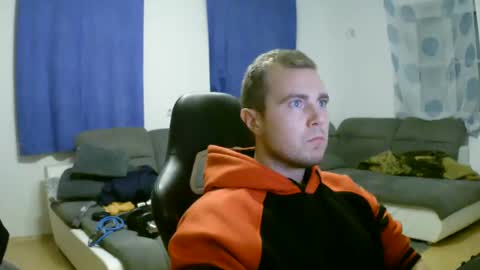 Snapshot of herbstenden chatting on December 11, 2024, 6:52 pm John Pearl online show from December 11, 2024, 6:52 pm