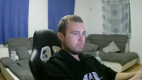 Snapshot of herbstenden chatting on March 1, 2025, 9:26 pm John Pearl online show from March 1, 2025, 9:26 pm