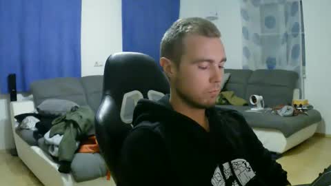 Snapshot of herbstenden chatting on October 1, 2025, 7:09 pm John Pearl online show from October 1, 2025, 7:09 pm