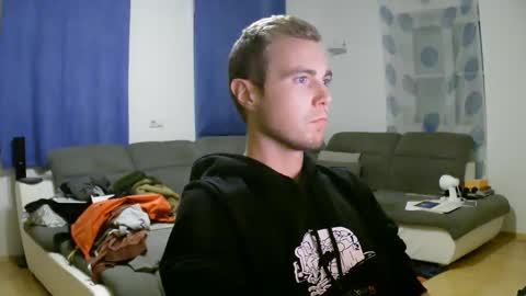 Snapshot of herbstenden chatting on October 26, 2025, 8:15 pm John Pearl online show from October 26, 2025, 8:15 pm