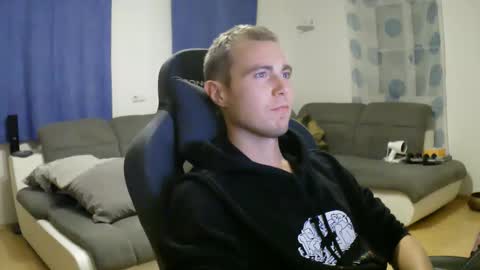 Snapshot of herbstenden chatting on November 28, 2025, 4:31 pm John Pearl online show from November 28, 2025, 4:31 pm