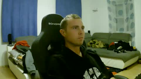 Snapshot of herbstenden chatting on May 1, 2026, 8:35 pm John Pearl online show from May 1, 2026, 8:35 pm
