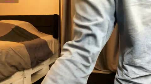 Snapshot of herculeus chatting on December 17, 2025, 8:37 pm Hercules online show from December 17, 2025, 8:37 pm