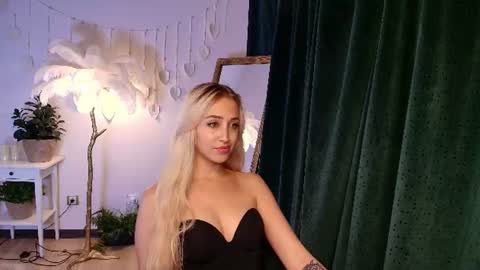 Snapshot of here_wego_again_ chatting on June 22, 2026, 2:13 am Elise online show from June 22, 2026, 2:13 am
