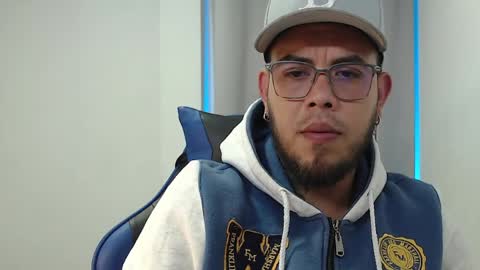 Snapshot of herick_baker chatting on April 4, 2026, 8:28 pm herick_baker online show from April 4, 2026, 8:28 pm