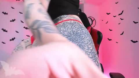 Snapshot of herinfernalmajesty chatting on November 27, 2025, 2:35 am Marie online show from November 27, 2025, 2:35 am