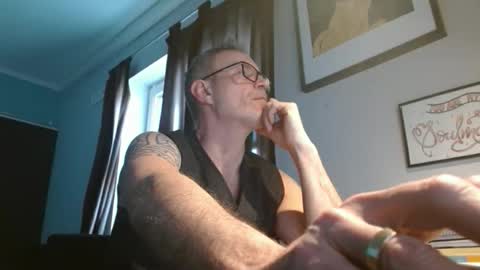 Snapshot of hering76 chatting on March 4, 2026, 7:25 am hering76 online show from March 4, 2026, 7:25 am