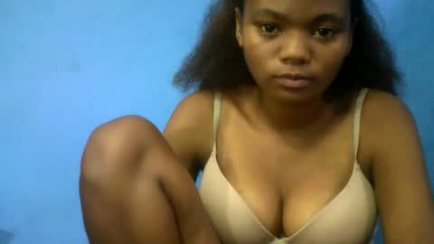 herisse01 online show from April 21, 2026, 1:42 am