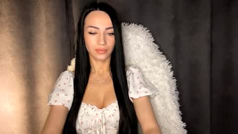 Eva online show from October 14, 2025, 9:26 pm