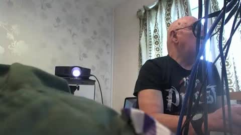 mature online show from September 30, 2025, 12:21 pm