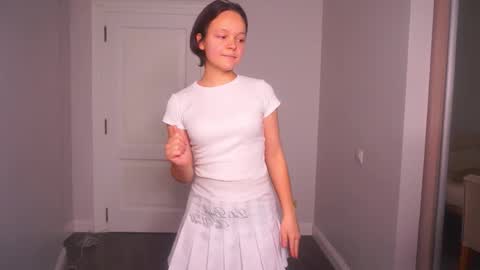 Snapshot of herminaabedi chatting on November 23, 2025, 11:54 am Hermina online show from November 23, 2025, 11:54 am