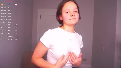 Snapshot of herminaabedi chatting on November 25, 2025, 9:20 am Hermina online show from November 25, 2025, 9:20 am