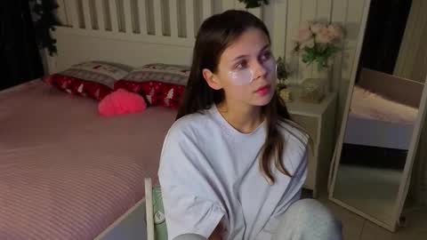 Nicole online show from March 20, 2026, 6:13 pm