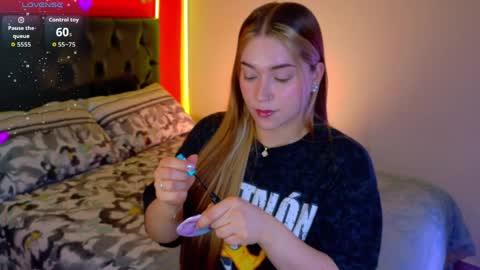 hermione_blonde online show from March 27, 2026, 11:32 am