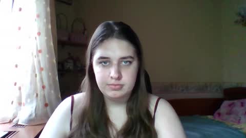 hess_luna_ online show from December 4, 2025, 10:13 am