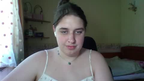 hess_luna_ online show from June 22, 2026, 9:06 am