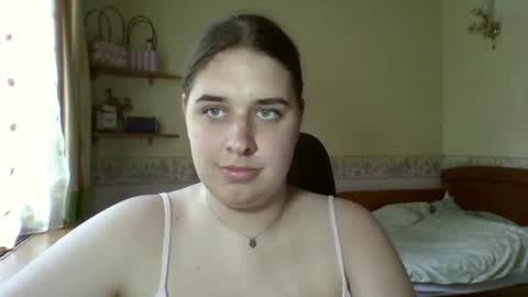 hess_luna_ online show from July 28, 2026, 9:04 am