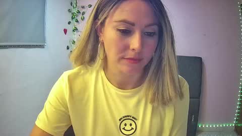 Hestesiaxx online show from December 4, 2024, 1:14 am