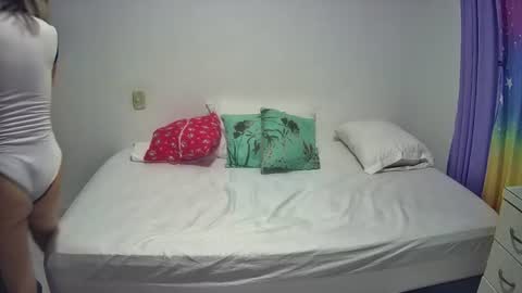 Hestesiaxx online show from June 16, 2026, 1:08 am