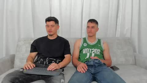 Snapshot of heteros_men chatting on April 25, 2026, 2:14 am heteros men online show from April 25, 2026, 2:14 am