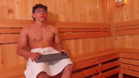 Snapshot of heteros_men chatting on April 28, 2026, 1:48 am heteros men online show from April 28, 2026, 1:48 am