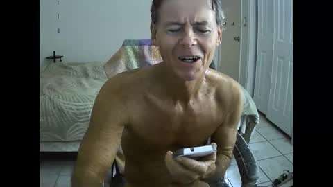 hewes1 online show from November 7, 2025, 11:21 am