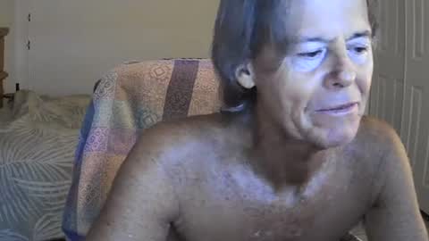 Snapshot of hewes1 chatting on August 5, 2026, 11:13 am hewes1 online show from August 5, 2026, 11:13 am