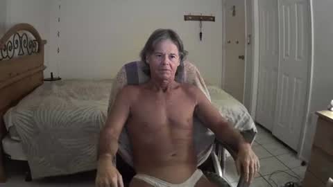Snapshot of hewes1 chatting on August 6, 2026, 4:58 am hewes1 online show from August 6, 2026, 4:58 am