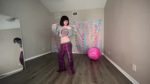 Snapshot of hexivu chatting on February 24, 2025, 2:40 am salem online show from February 24, 2025, 2:40 am