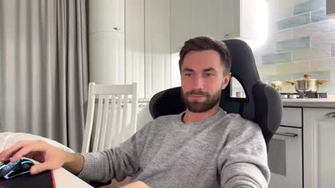 Arnold online show from September 13, 2025, 7:46 pm