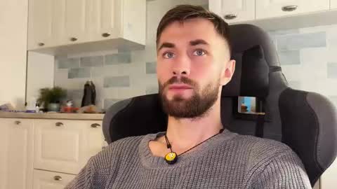 Arnold online show from November 13, 2025, 9:36 pm