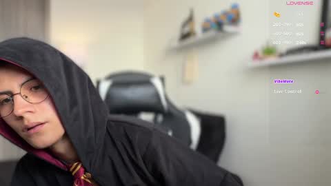 hey_cesard online show from October 3, 2025, 9:23 pm