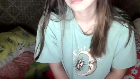 Snapshot of hey_venusxxx chatting on December 19, 2025, 11:01 pm Venus online show from December 19, 2025, 11:01 pm