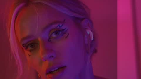 Snapshot of heybanan chatting on September 21, 2025, 6:09 pm Alina online show from September 21, 2025, 6:09 pm