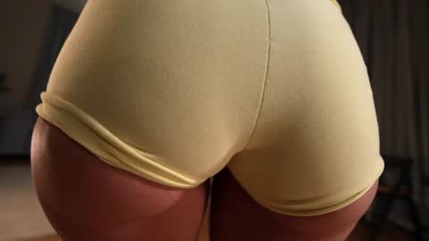 Snapshot of heybanan chatting on February 2, 2026, 6:28 pm Alina online show from February 2, 2026, 6:28 pm