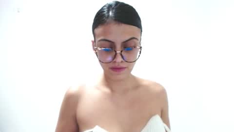 Snapshot of hhayek_eva7 chatting on January 30, 2025, 2:06 am Eva online show from January 30, 2025, 2:06 am