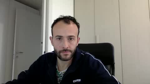 Snapshot of hhombre chatting on April 13, 2026, 11:48 am hhombre online show from April 13, 2026, 11:48 am