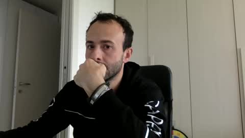 Snapshot of hhombre chatting on May 6, 2026, 7:24 am hhombre online show from May 6, 2026, 7:24 am