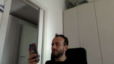 Snapshot of hhombre chatting on June 11, 2026, 6:44 am hhombre online show from June 11, 2026, 6:44 am