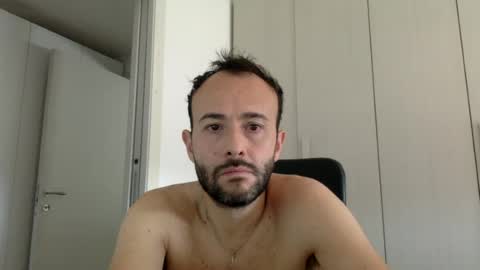 hhombre online show from June 15, 2026, 7:43 am