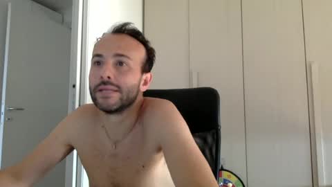 hhombre online show from June 22, 2026, 6:43 am