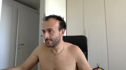 hhombre online show from July 2, 2026, 9:26 am