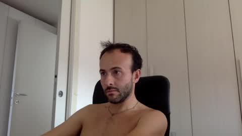 hhombre online show from July 17, 2026, 8:32 am