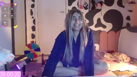 Snapshot of hi_elora chatting on July 3, 2026, 7:53 pm Elora online show from July 3, 2026, 7:53 pm