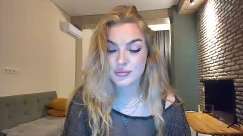 Hi lina online show from June 25, 2026, 5:12 am