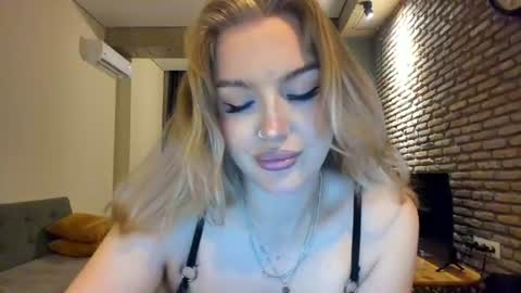Hi lina online show from June 26, 2026, 2:38 am