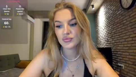 Hi lina online show from July 13, 2026, 3:31 am
