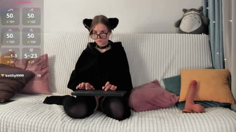 Snapshot of hibisceae chatting on December 8, 2024, 5:22 pm Hibisceae online show from December 8, 2024, 5:22 pm